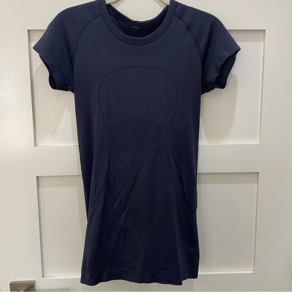 Lululemon workout top